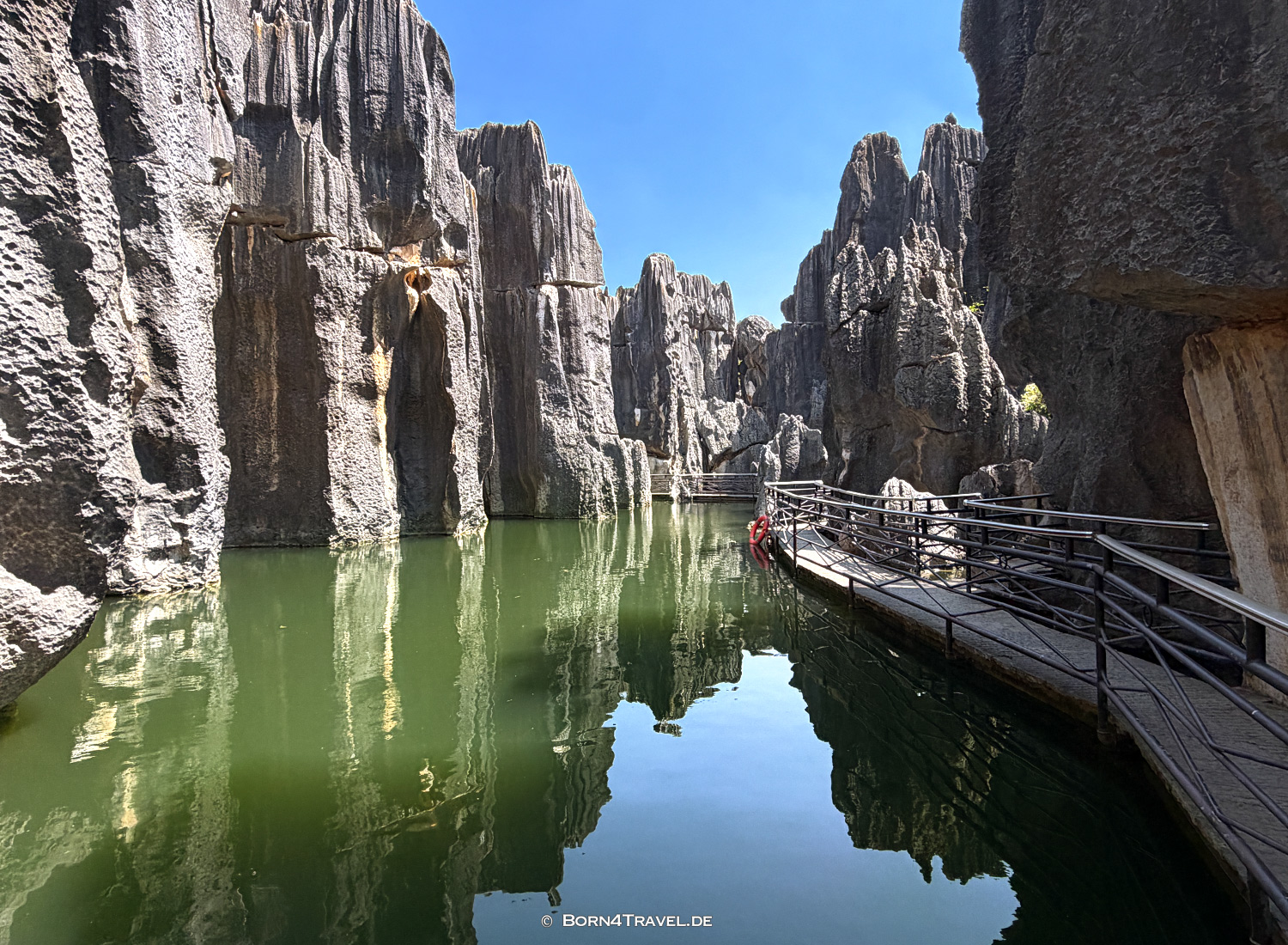 The Sword Peak Pond,Shinlin,Kunming,China2026,born4travel.de