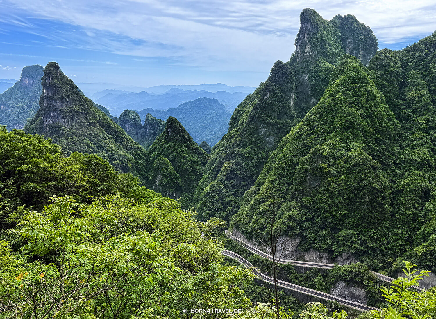 Tianmenshan National Forest Park Zhangjiajie,China2026,born4travel.de Tianmenshan National Forest Park Zhangjiajie,China2026,born4travel.de