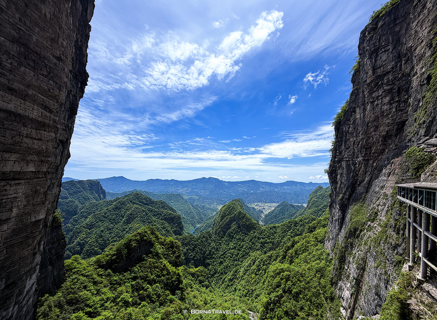 Tianmenshan National Forest Park Zhangjiajie,China2026,born4travel.de Tianmenshan National Forest Park Zhangjiajie,China2026,born4travel.de