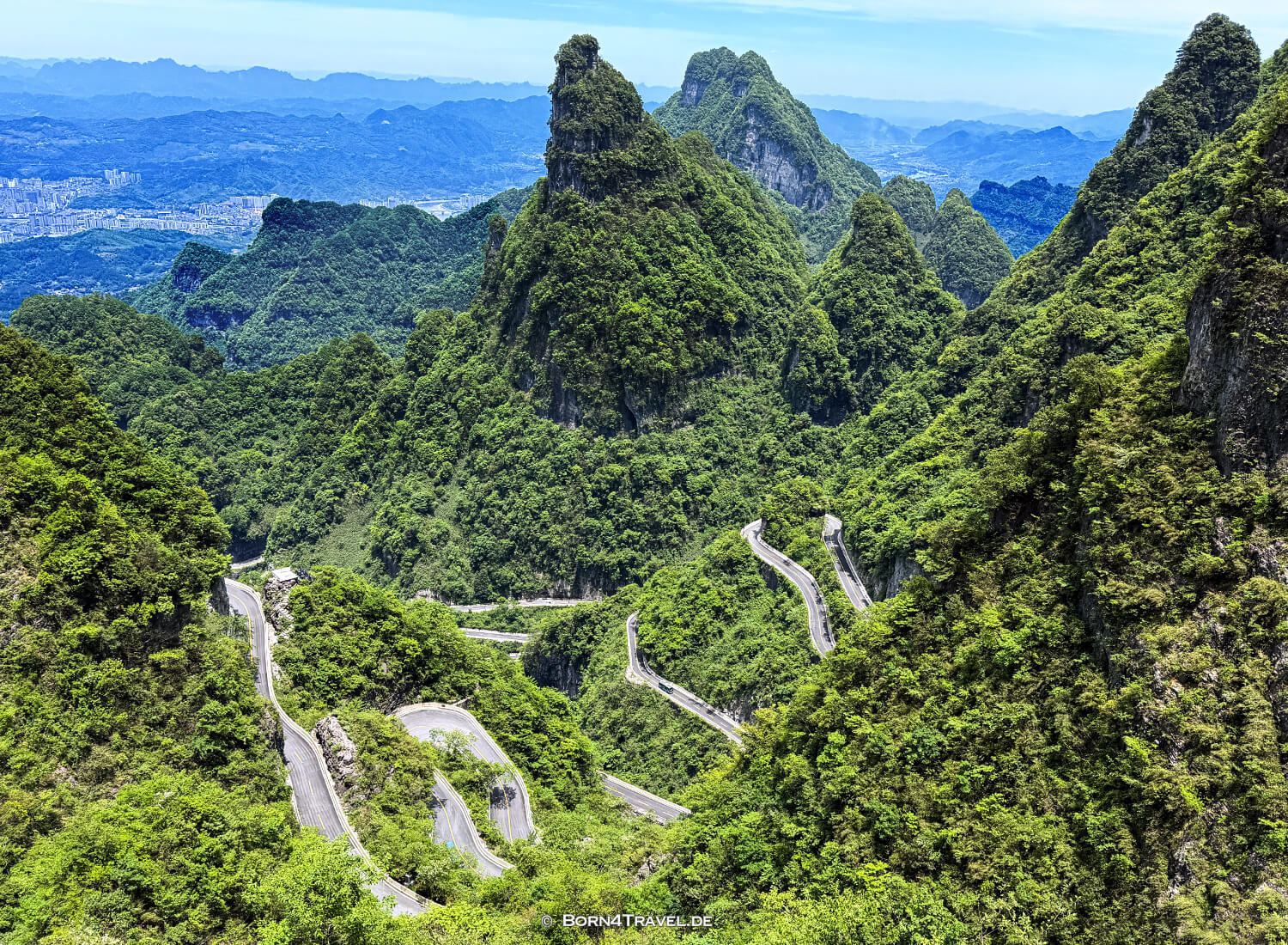 Tianmenshan National Forest Park Zhangjiajie,China2026,born4travel.de Tianmenshan National Forest Park Zhangjiajie,China2026,born4travel.de