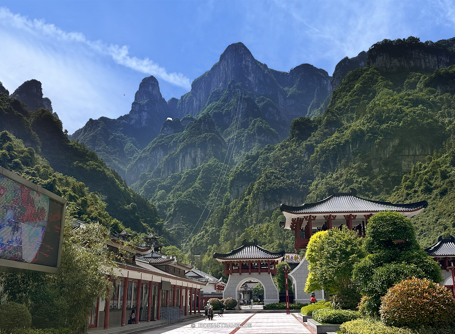 Tianmenshan National Forest Park Zhangjiajie,China2026,born4travel.de Tianmenshan National Forest Park Zhangjiajie,China2026,born4travel.de