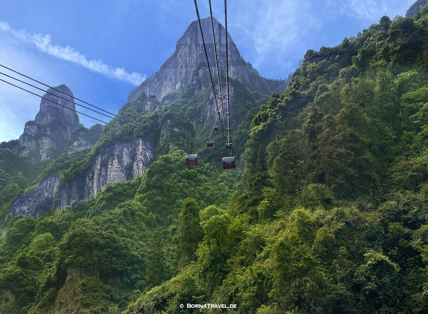 Tianmenshan National Forest Park Zhangjiajie,China2026,born4travel.de Tianmenshan National Forest Park Zhangjiajie,China2026,born4travel.de