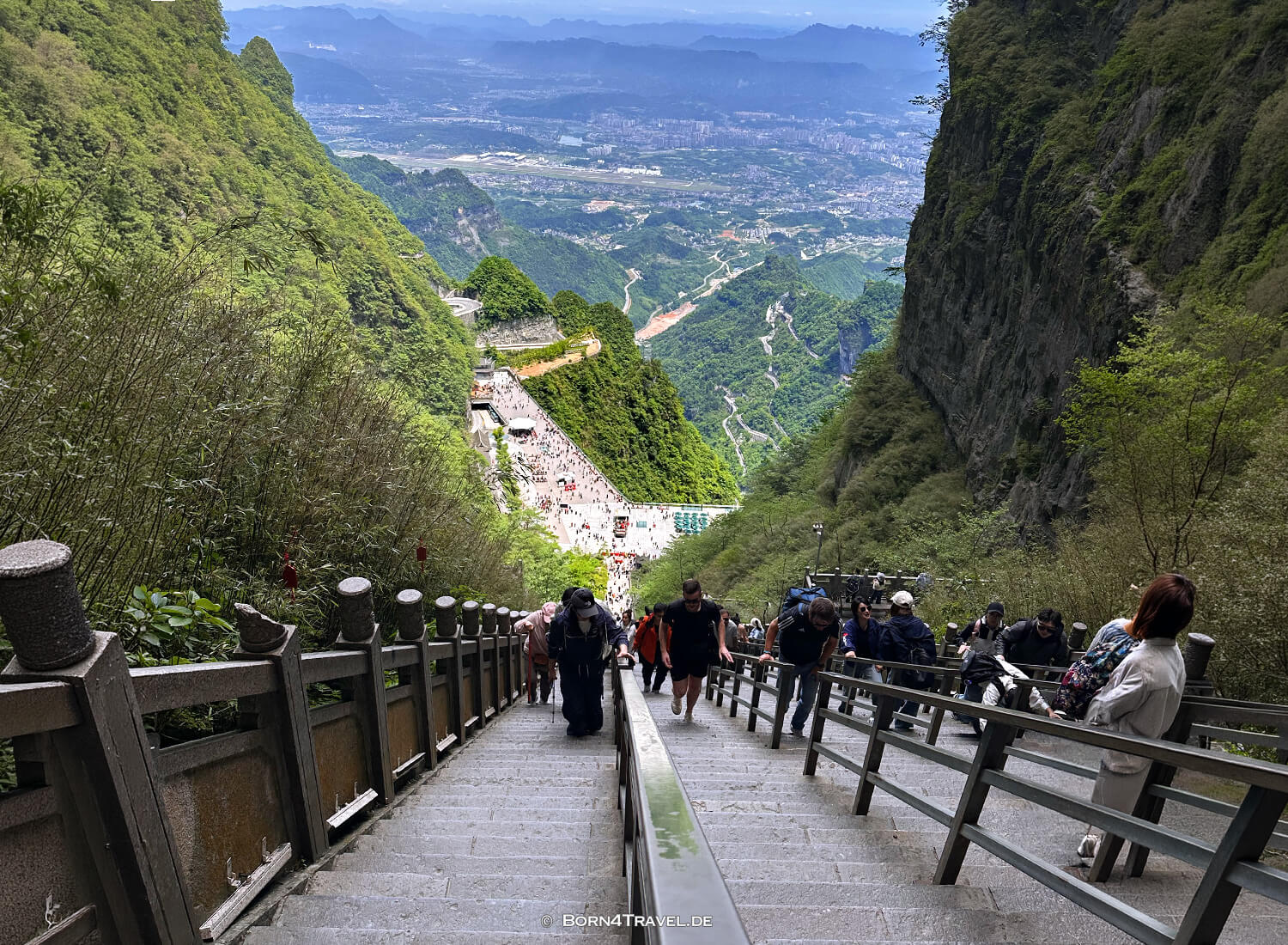 Tianmenshan National Forest Park Zhangjiajie,China2026,born4travel.de Tianmenshan National Forest Park Zhangjiajie,China2026,born4travel.de