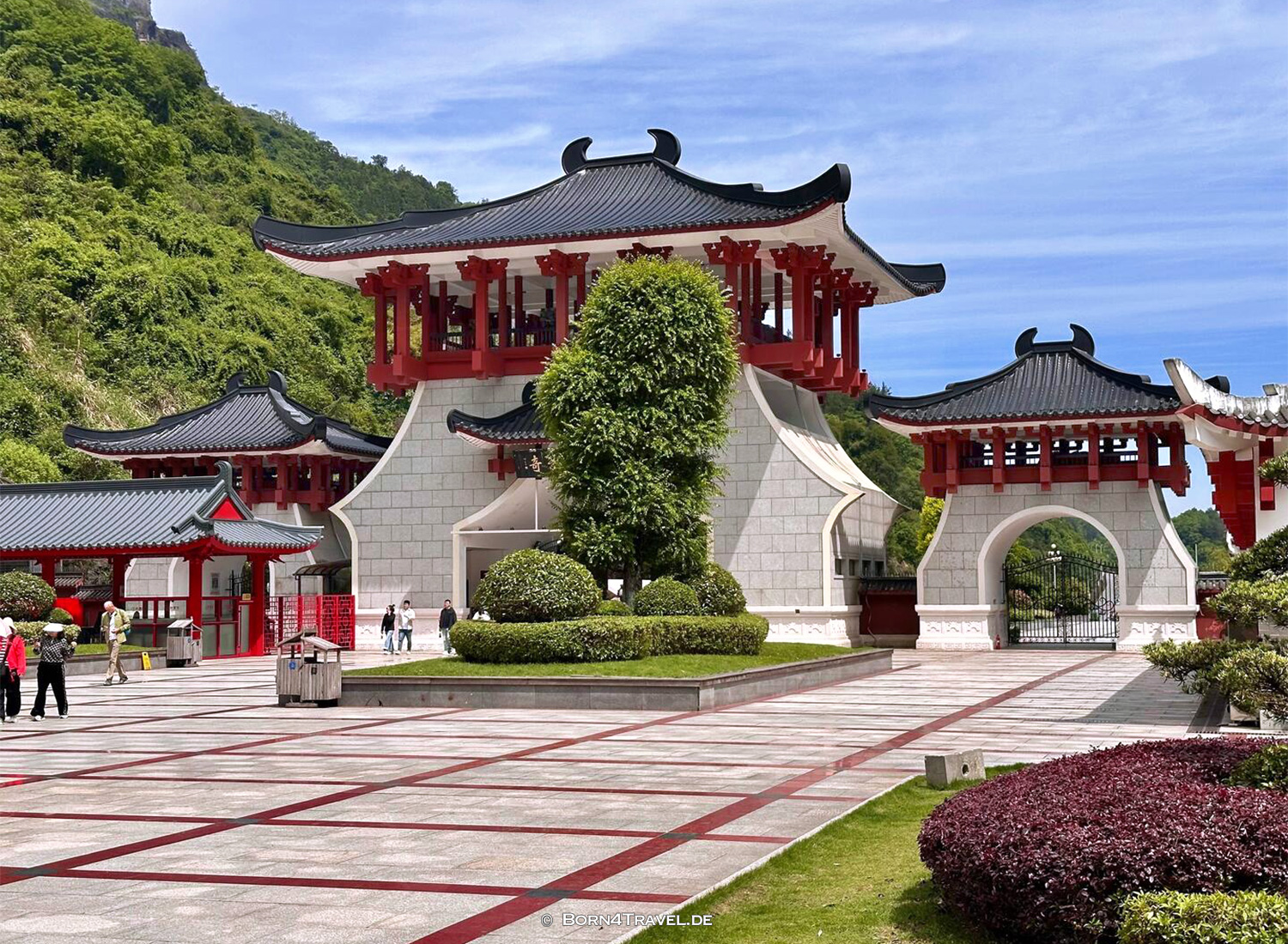 Tianmenshan National Forest Park Zhangjiajie,China2026,born4travel.de Tianmenshan National Forest Park Zhangjiajie,China2026,born4travel.de
