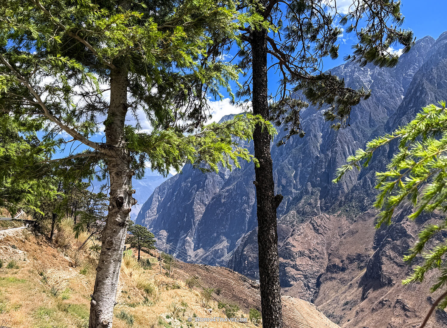 Tiger Leaping Gorge High Trail, Yunnan,China2026,born4travel.de Tiger Leaping Gorge High Trail, Yunnan,China2026,born4travel.de