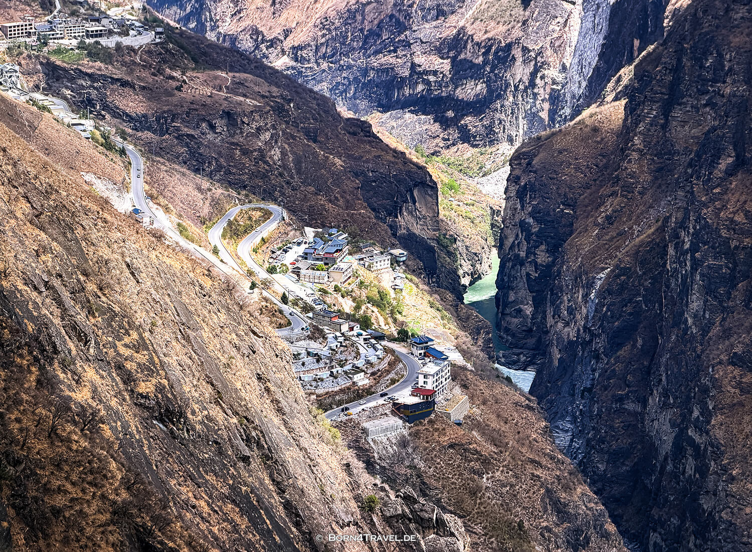 Tiger Leaping Gorge High Trail, Yunnan,China2026,born4travel.de Tiger Leaping Gorge High Trail, Yunnan,China2026,born4travel.de