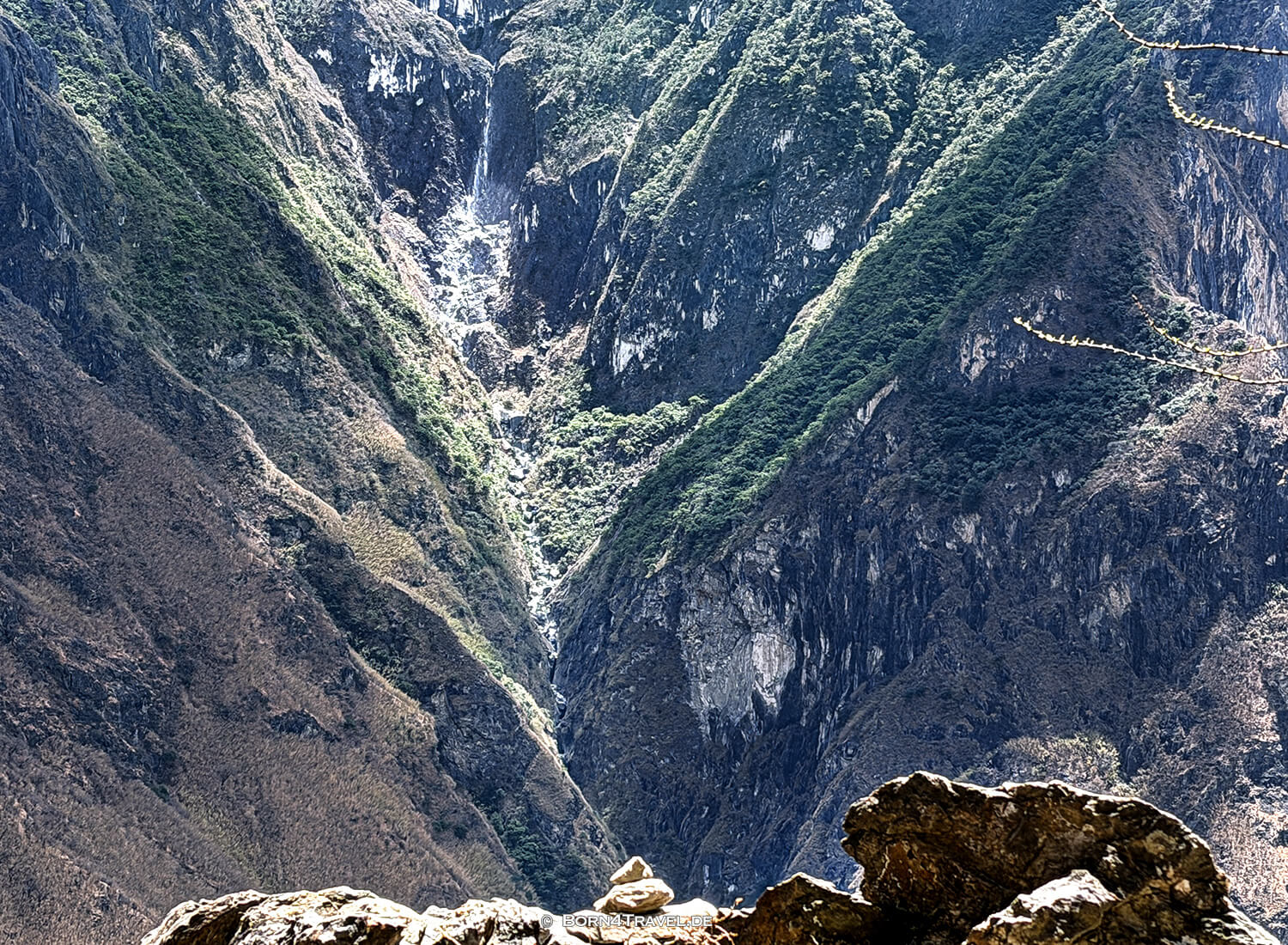 Tiger Leaping Gorge High Trail, Yunnan,China2026,born4travel.de Tiger Leaping Gorge High Trail, Yunnan,China2026,born4travel.de