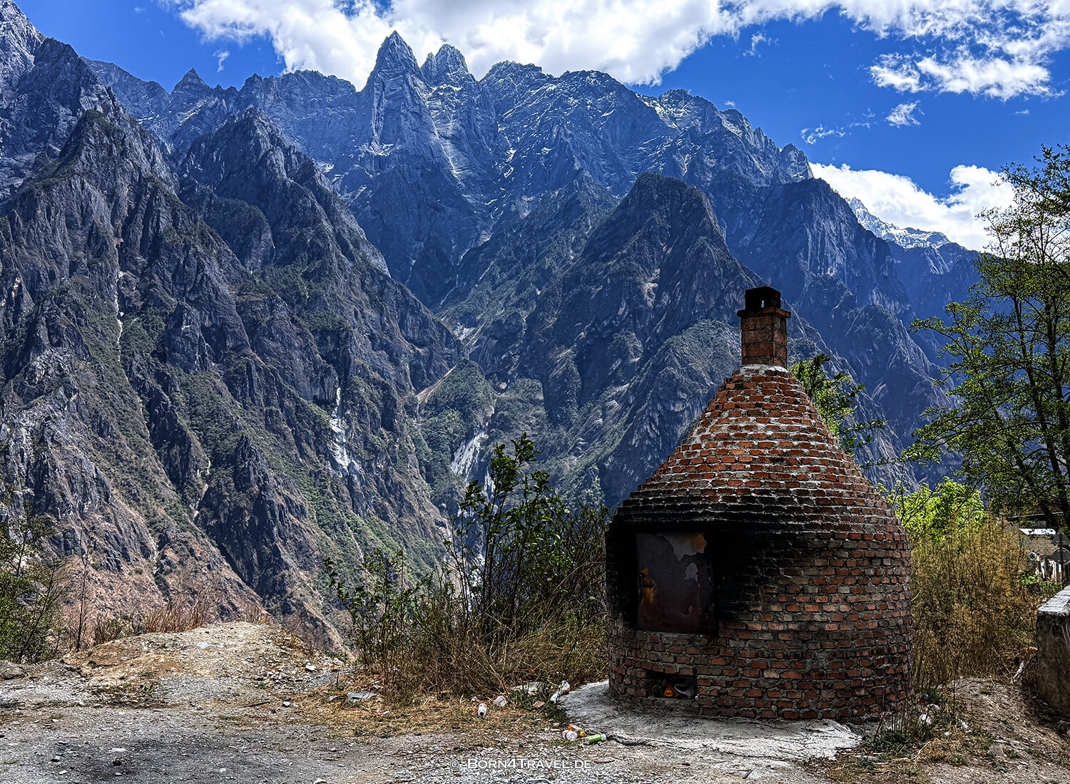Tiger Leaping Gorge High Trail, Yunnan,China2026,born4travel.de Tiger Leaping Gorge High Trail, Yunnan,China2026,born4travel.de