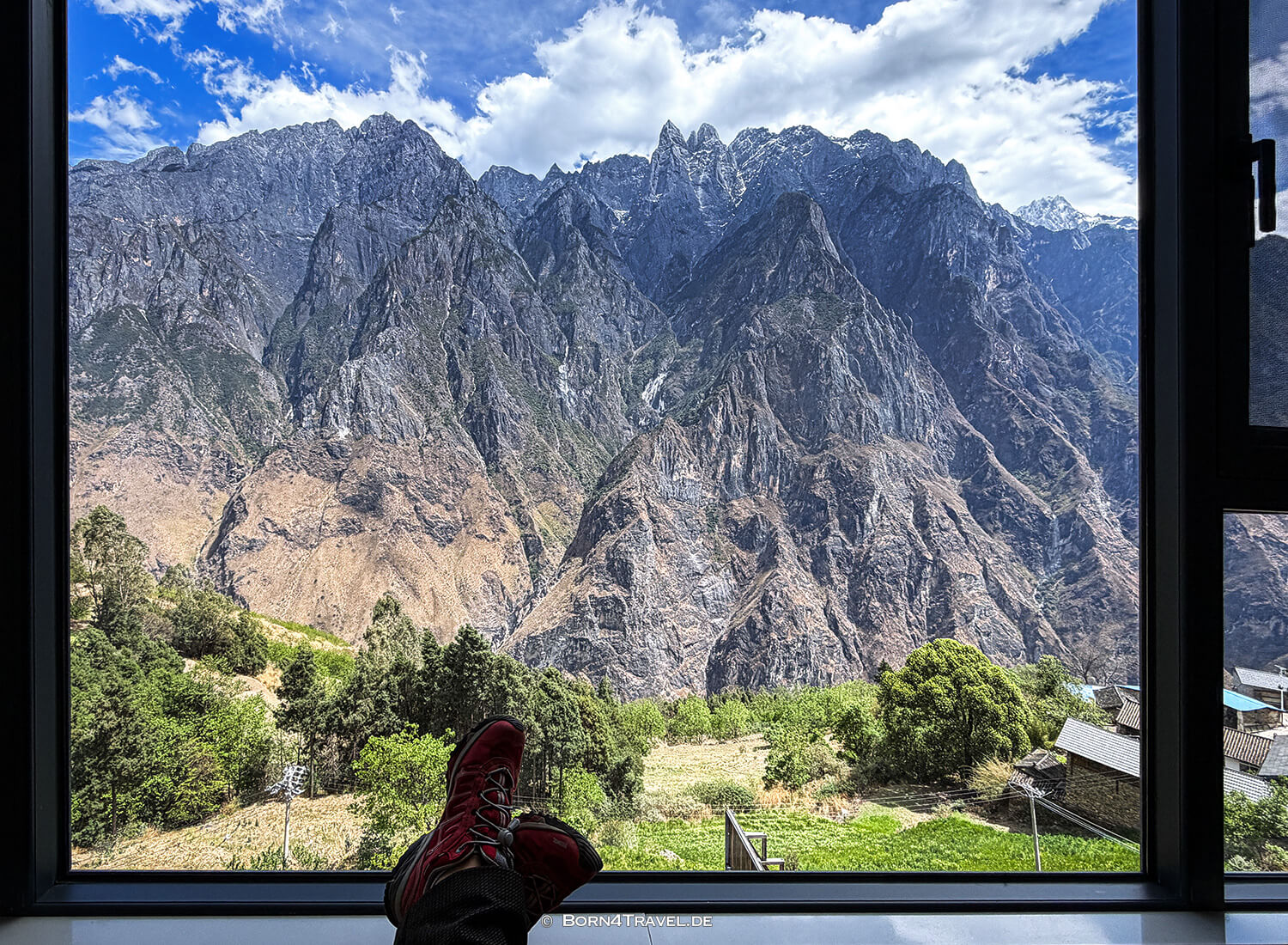 Tiger Leaping Gorge, Yunnan,China2026,born4travel.de Tiger Leaping Gorge, Yunnan,China2026,born4travel.de