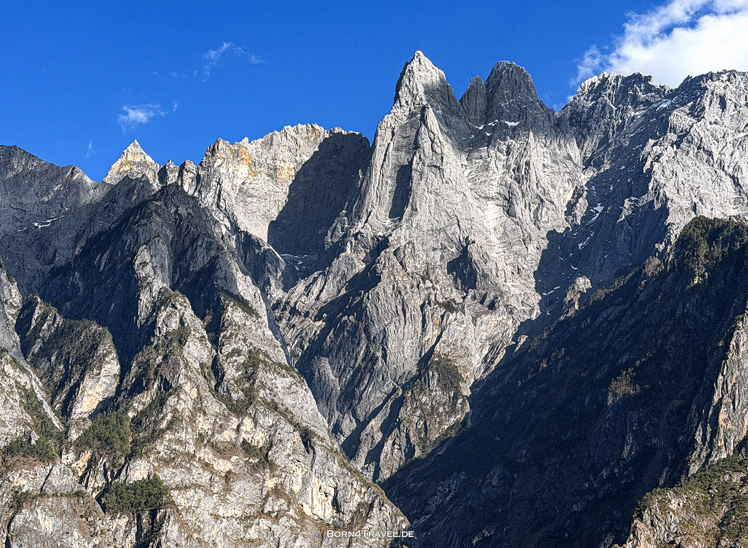 Tiger Leaping Gorge High Trail, Yunnan,China2026,born4travel.de Tiger Leaping Gorge High Trail, Yunnan,China2026,born4travel.de