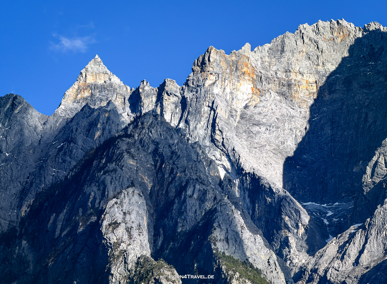 Tiger Leaping Gorge High Trail, Yunnan,China2026,born4travel.de Tiger Leaping Gorge High Trail, Yunnan,China2026,born4travel.de