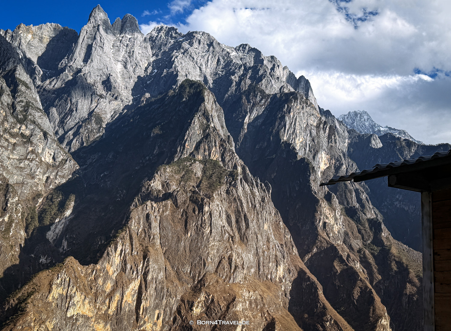 Tiger Leaping Gorge High Trail, Yunnan,China2026,born4travel.de Tiger Leaping Gorge High Trail, Yunnan,China2026,born4travel.de