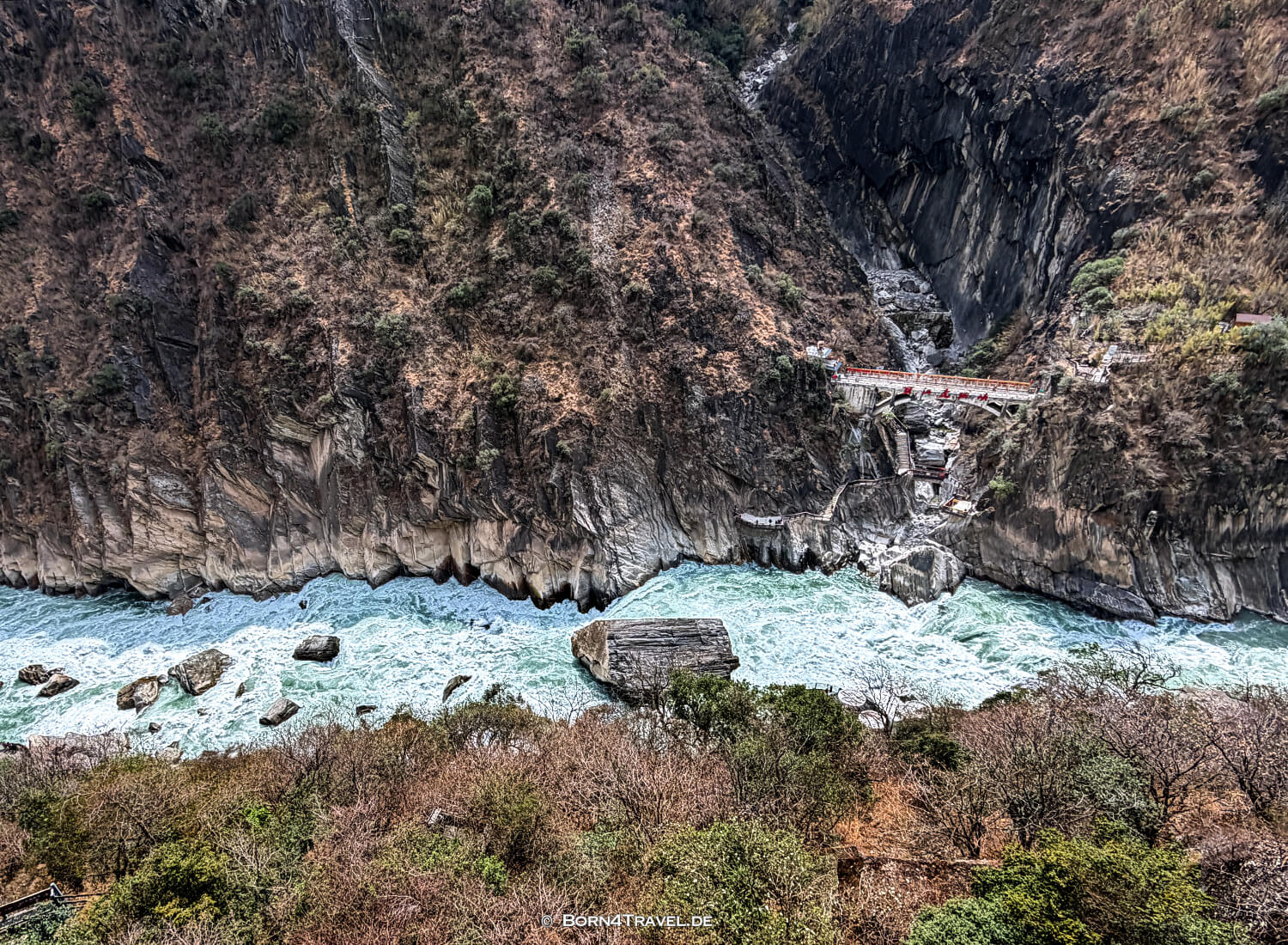 Tiger Leaping Gorge High Trail, Yunnan,China2026,born4travel.de Tiger Leaping Gorge High Trail, Yunnan,China2026,born4travel.de