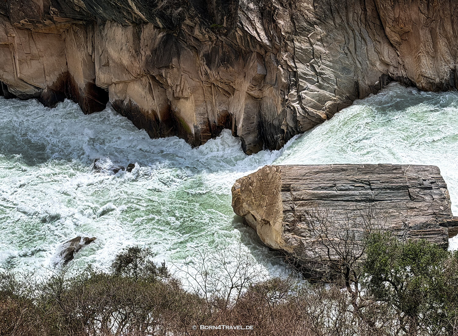 Tiger Leaping Gorge High Trail, Yunnan,China2026,born4travel.de Tiger Leaping Gorge High Trail, Yunnan,China2026,born4travel.de