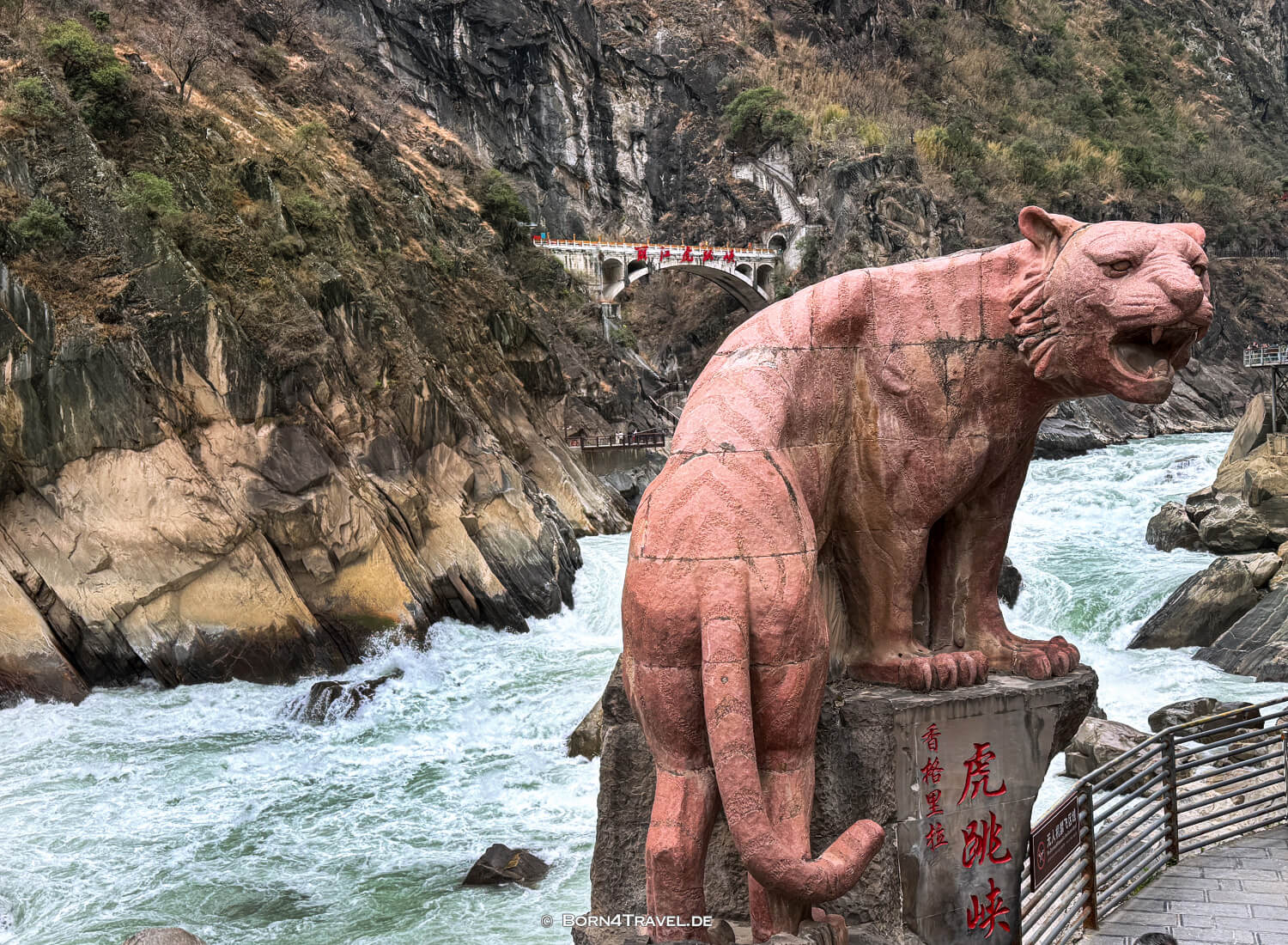 Tiger Leaping Gorge High Trail, Yunnan,China2026,born4travel.de Tiger Leaping Gorge High Trail, Yunnan,China2026,born4travel.de