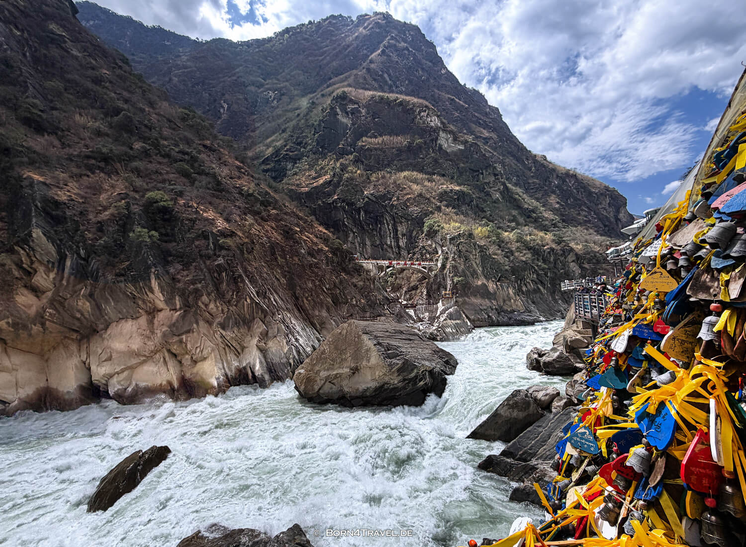 Tiger Leaping Gorge High Trail, Yunnan,China2026,born4travel.de Tiger Leaping Gorge High Trail, Yunnan,China2026,born4travel.de