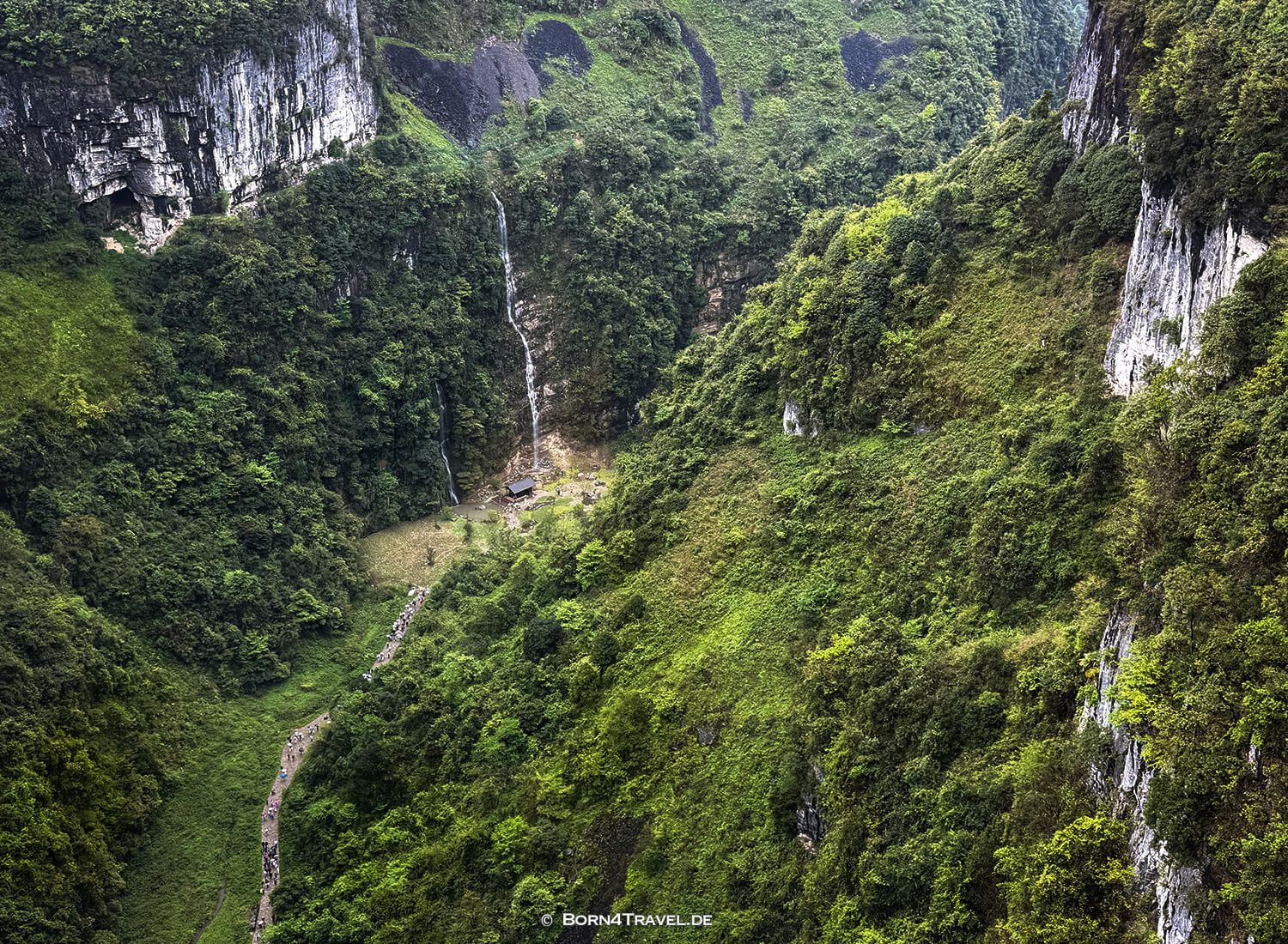 Three Natural Bridges (天生三桥) im Wulong-Karstgebiet.,China2026,born4travel.de Three Natural Bridges (天生三桥) im Wulong-Karstgebiet.,China2026,born4travel.de