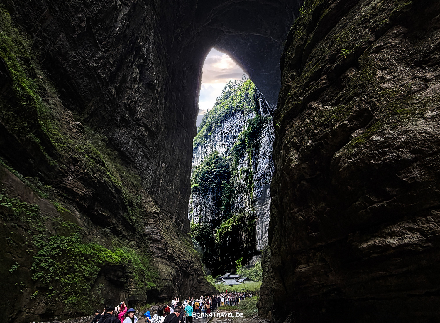 Three Natural Bridges (天生三桥) im Wulong-Karstgebiet,China2026,born4travel.de Three Natural Bridges (天生三桥) im Wulong-Karstgebiet,China2026,born4travel.de