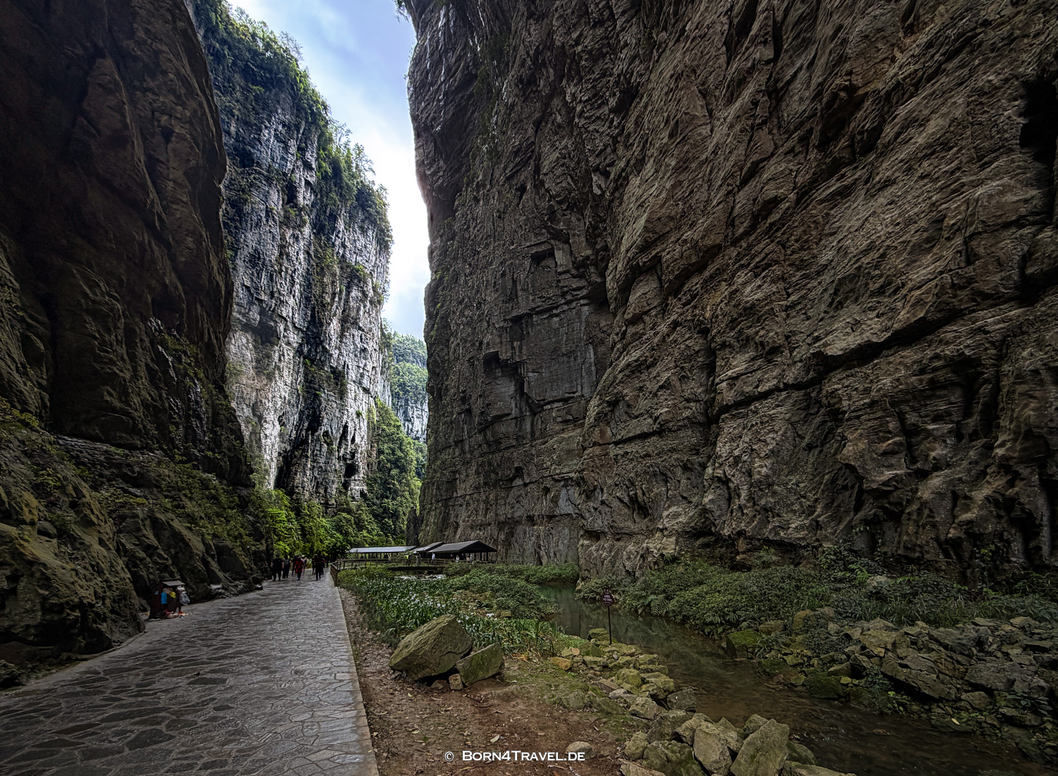 Three Natural Bridges (天生三桥) im Wulong-Karstgebiet.,China2026,born4travel.de Three Natural Bridges (天生三桥) im Wulong-Karstgebiet.,China2026,born4travel.de