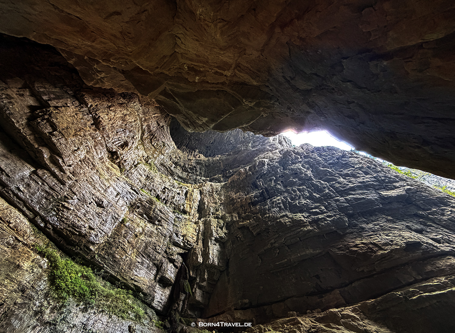 羊水河 (Yángshuǐ Hé) im Wulong-Karstgebiet.,China2026,born4travel.de 羊水河 (Yángshuǐ Hé) im Wulong-Karstgebiet.,China2026,born4travel.de