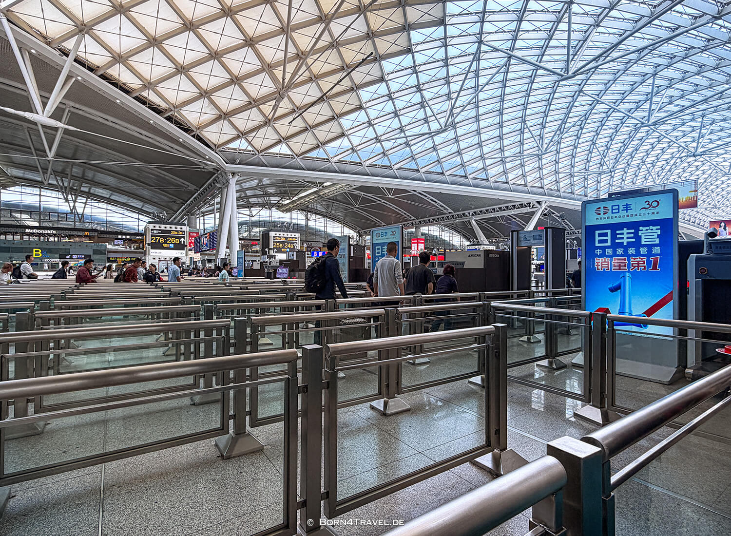 train,China2026,born4travel.de Train,China2026,born4travel.de