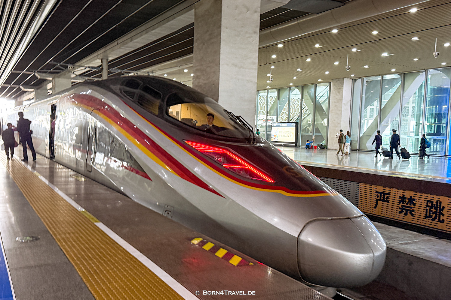train,China2026,born4travel.de Train,China2026,born4travel.de