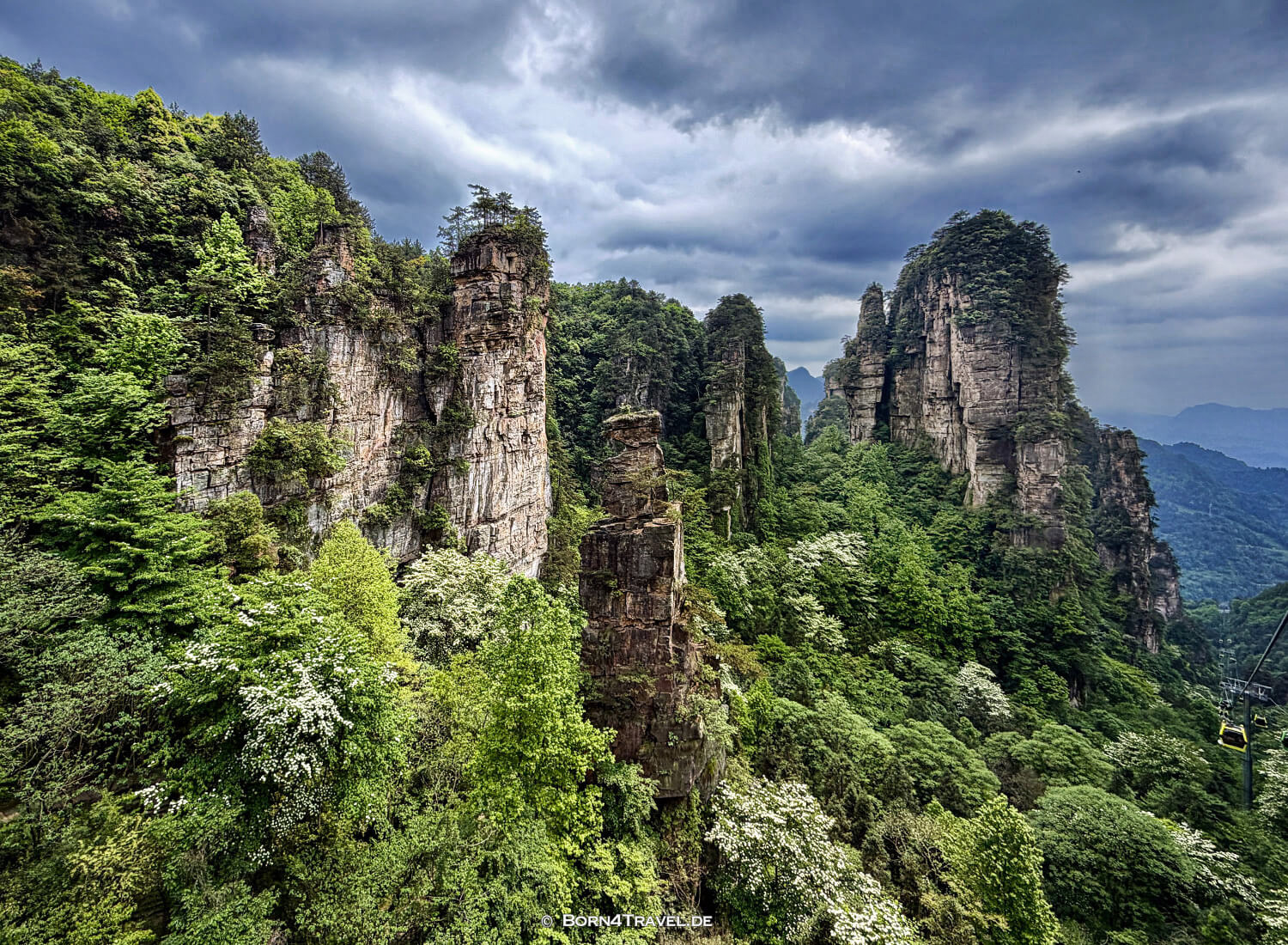 Yuanjiajie Scenic Area< im Zhangjiajie,China2026,born4travel.de Yuanjiajie Scenic Area< im ZhangjiajieChina2026,born4travel.de