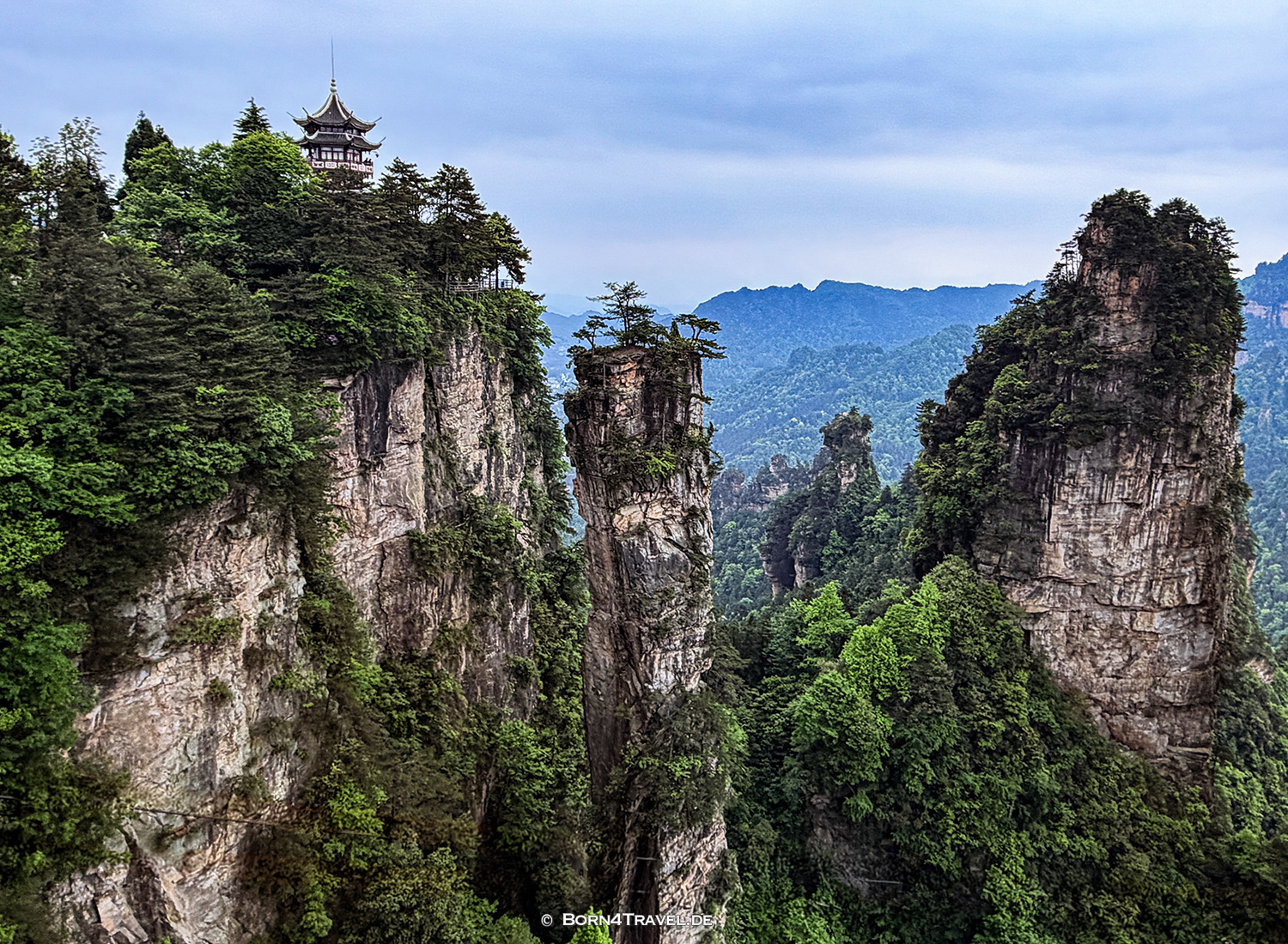 Huangshizhai Scenic Area in Zhangjiajie,China2026,born4travel.de Huangshizhai Scenic Area in Zhangjiajie,China2026,born4travel.de