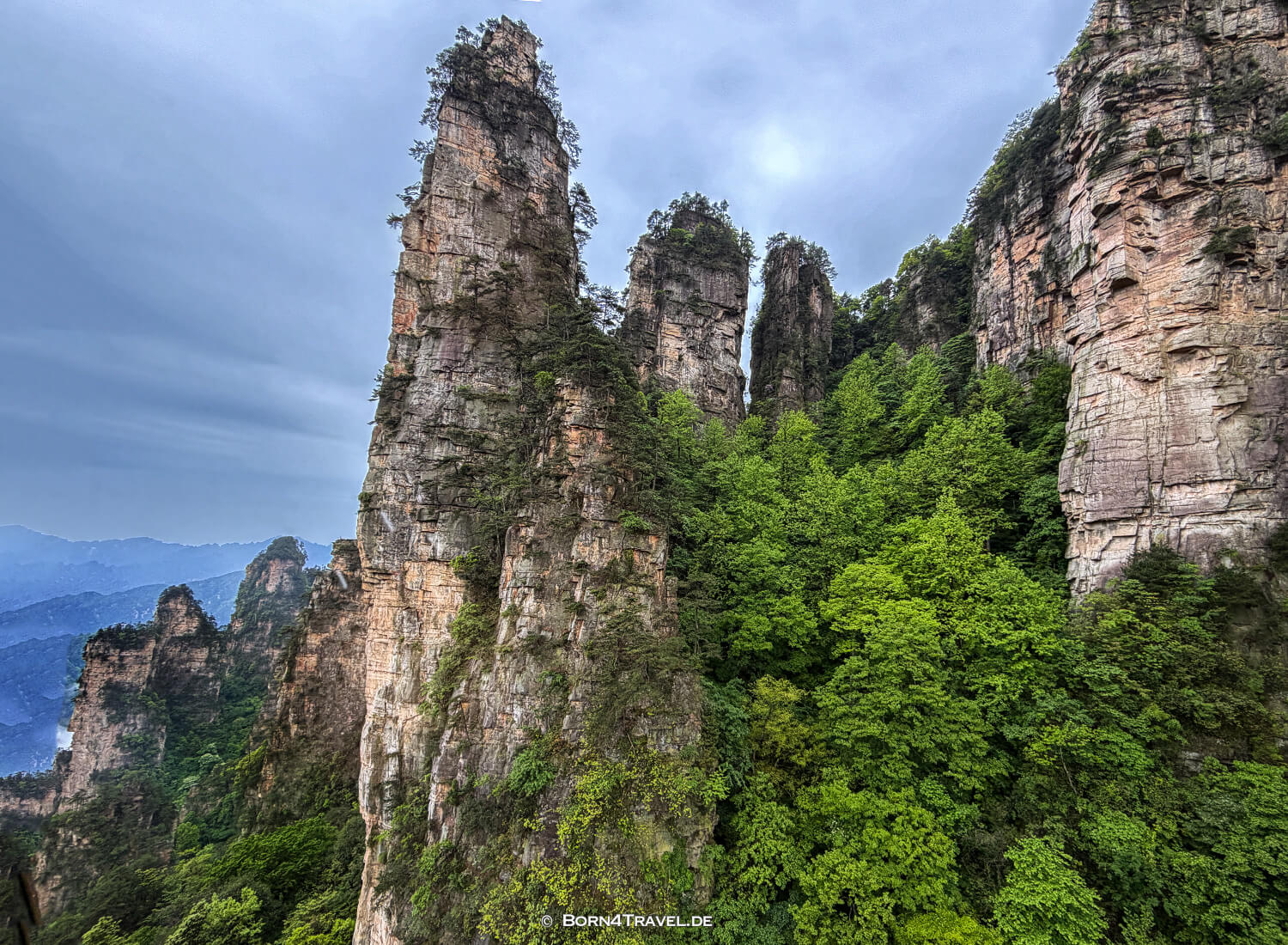 Tianzi-Mountain-Seilbahn,Zhangjiajie National Forest Park ,China2026,born4travel.de Tianzi-Mountain-Seilbahn,Zhangjiajie National Forest Park,China2026,born4travel.de