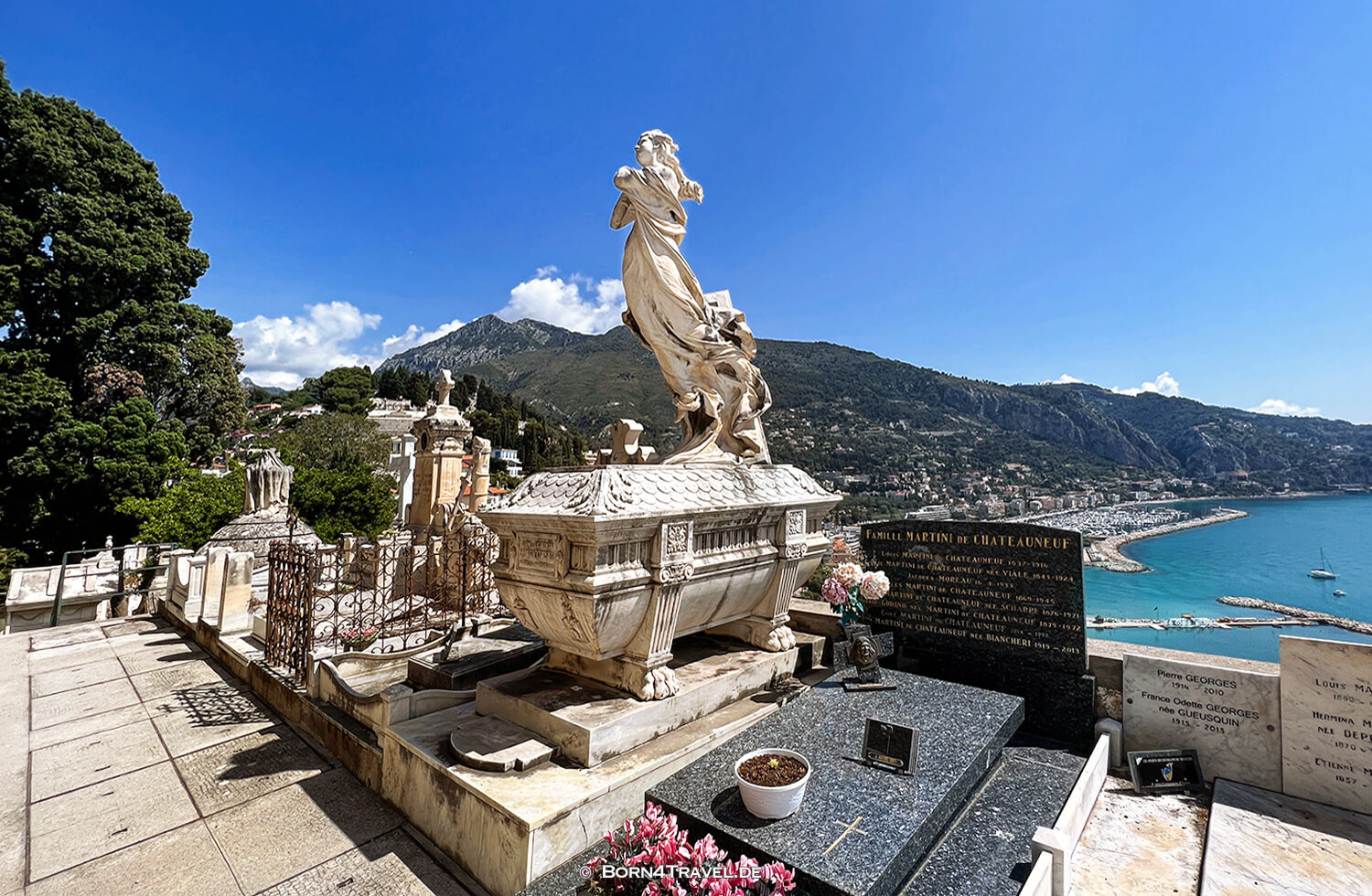 Cimetière du Vieux Château,Menton,Côte d'Azur,Frankreich,born4travel.de Cimetière du Vieux ChâteauMenton,Côte d'Azur,Frankreich,born4travel.de