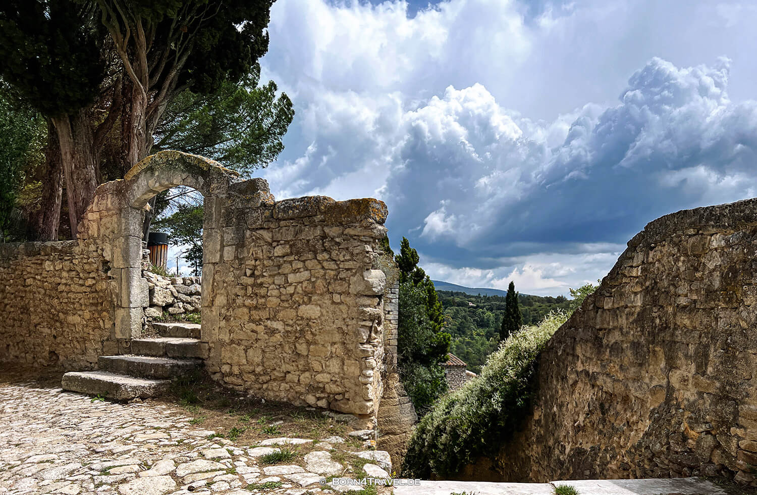 Bonnieux,Provence Frankreich,born4travel.de