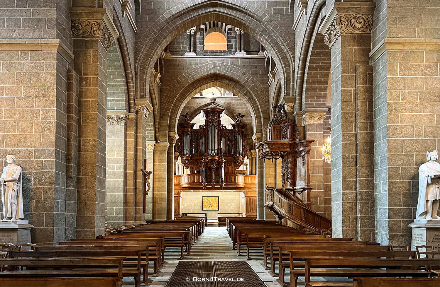 Cathédrale Notre-Dame-du-Puy,La Puy-en-Velay,Frankreich,born4travel.de