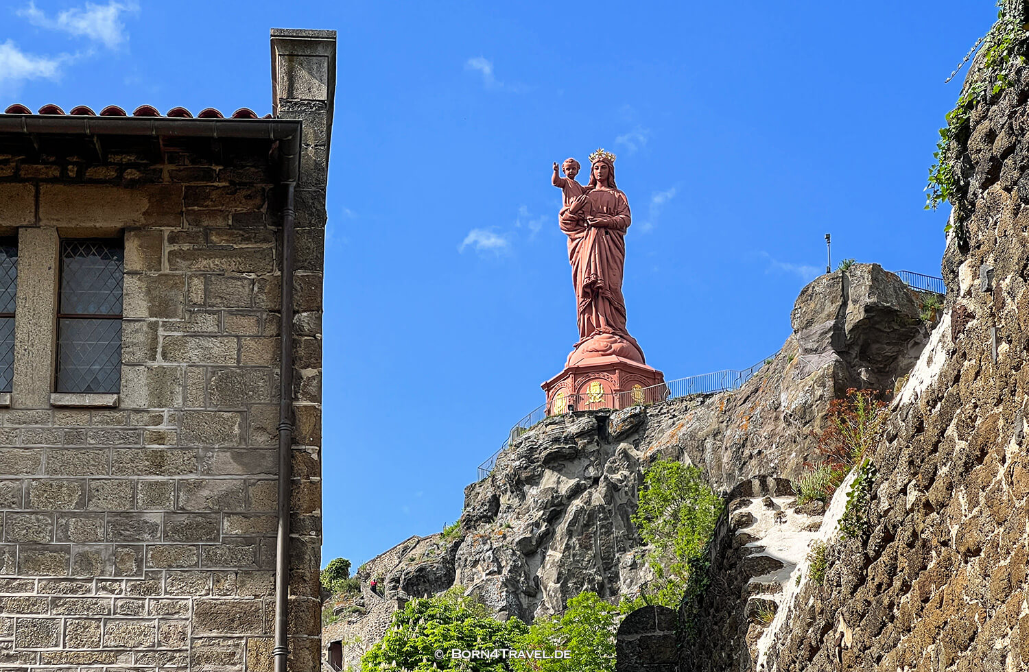 Notre-Dame de France,La Puy-en-Velay,Frankreich,born4travel.de