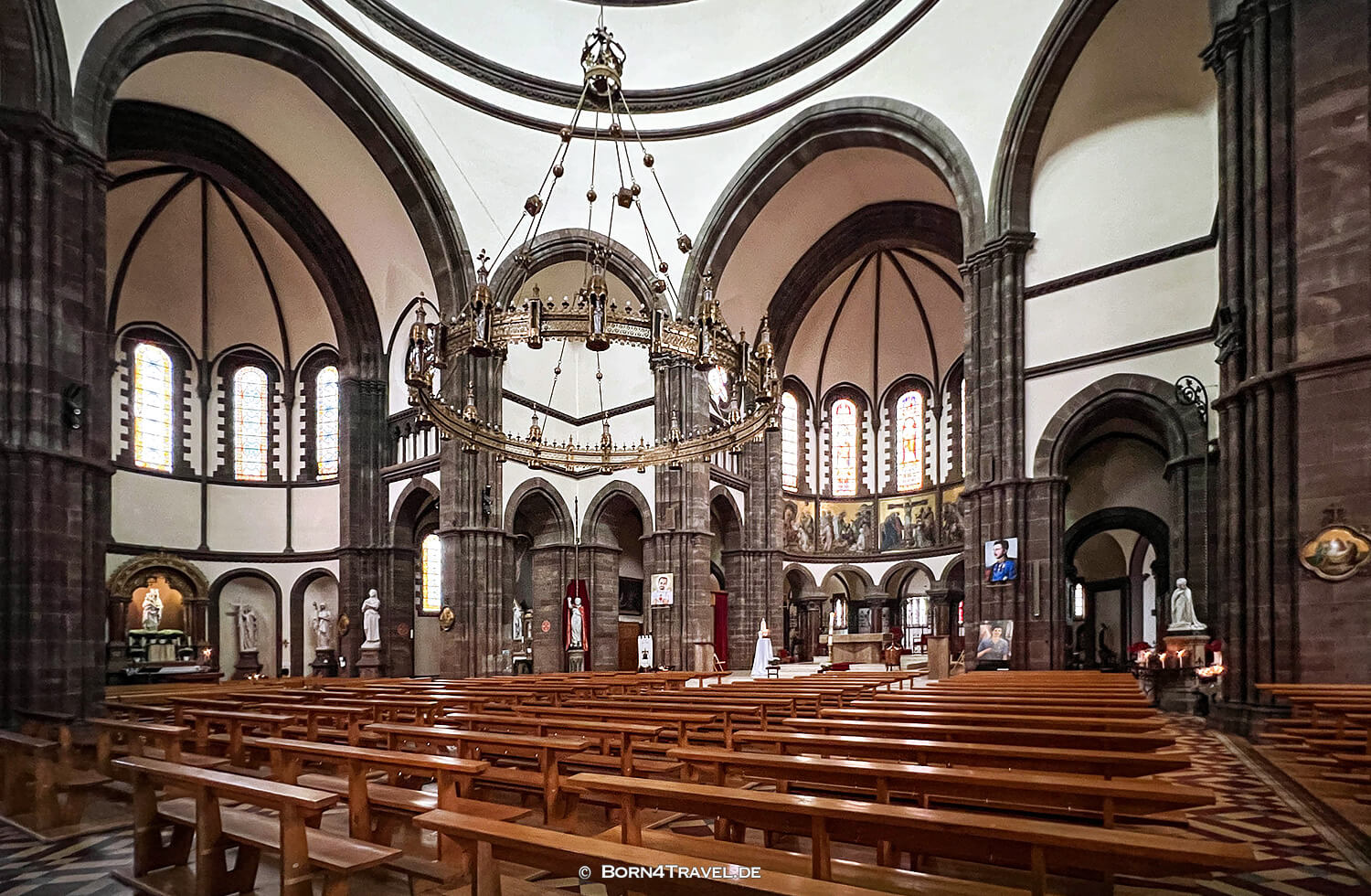 Église Saint-Pierre-le-Jeune in strasbourg,born4travel.de