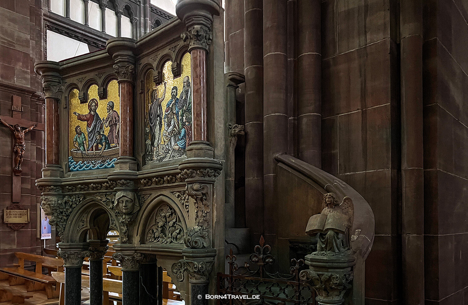Église Saint-Pierre-le-Jeune in strasbourg,born4travel.de