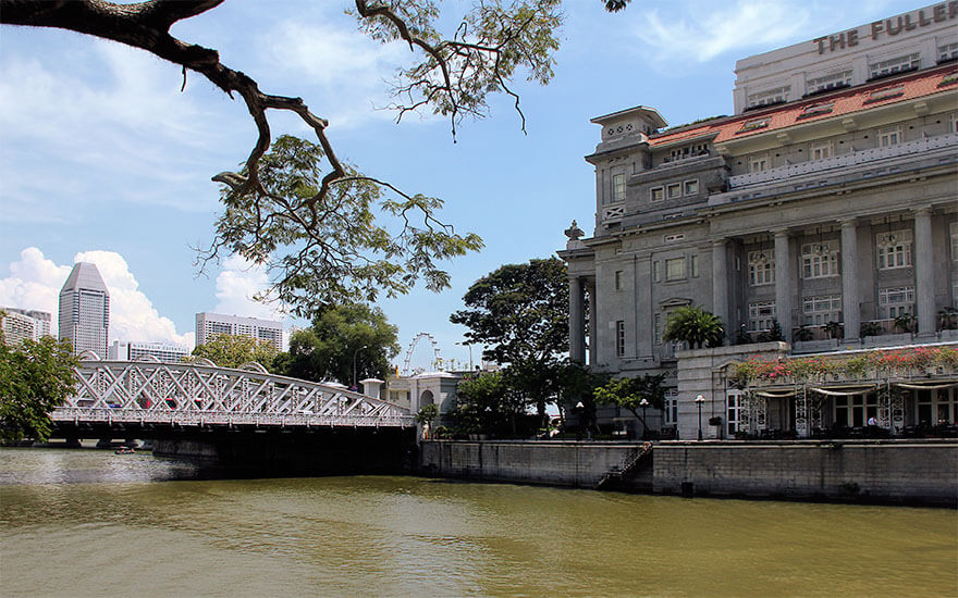 Singapore, Cavenagh Bridge