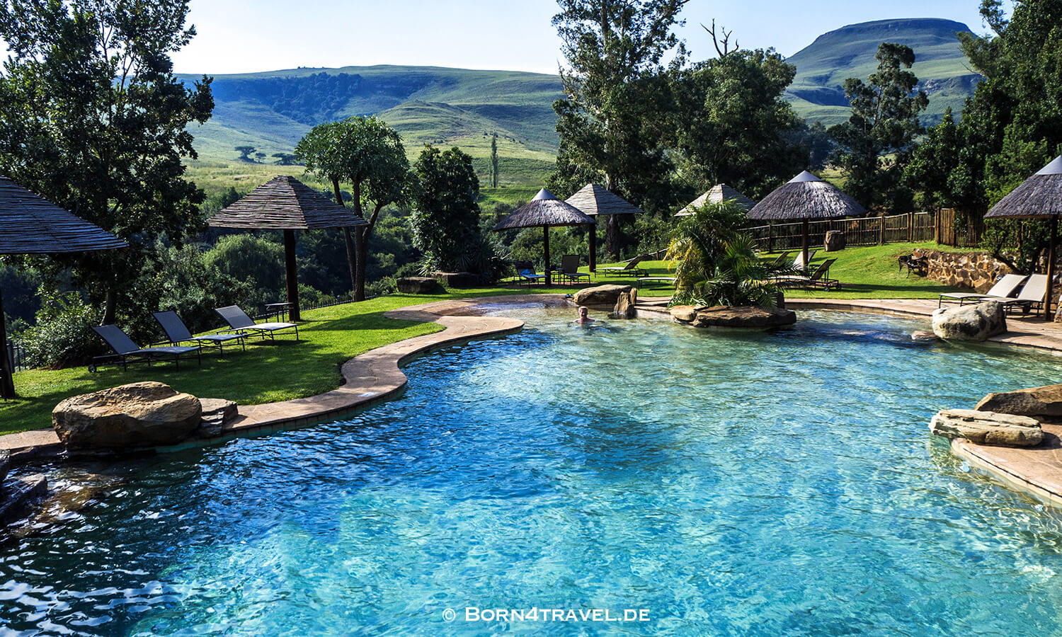 Pool in Montusi Mountain Lodge,Kwazulu Natal,Maloti Drakensberge Park,Südafrika,born4travel.de Pool in Montusi Mountain Lodge,Kwazulu Natal,Maloti Drakensberge Park,Südafrika,born4travel.de