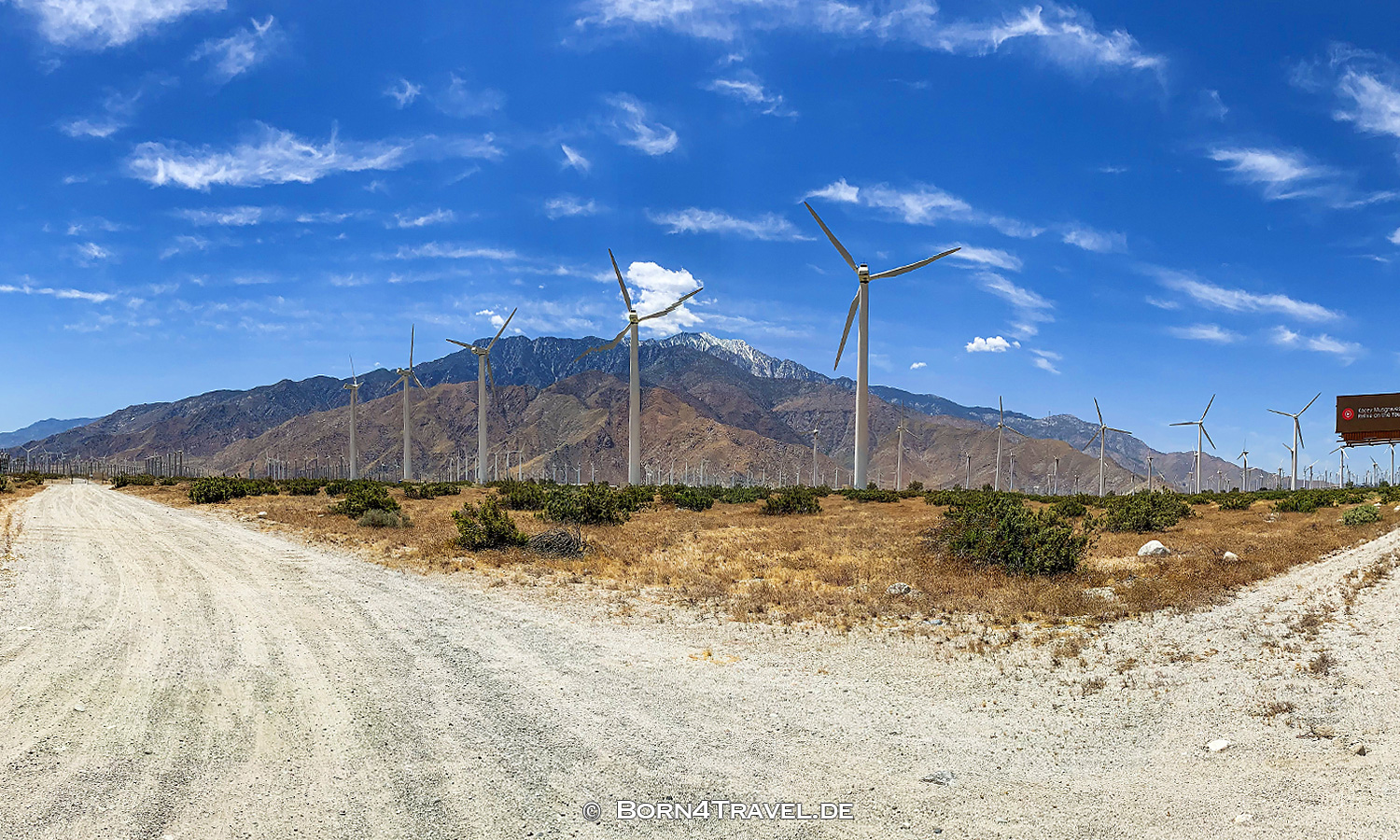 Windmills farm near Palm Springs on the San Gorgonio Mountain Pass in the San Bernadino Mountains ,California,USA,born4travel.de