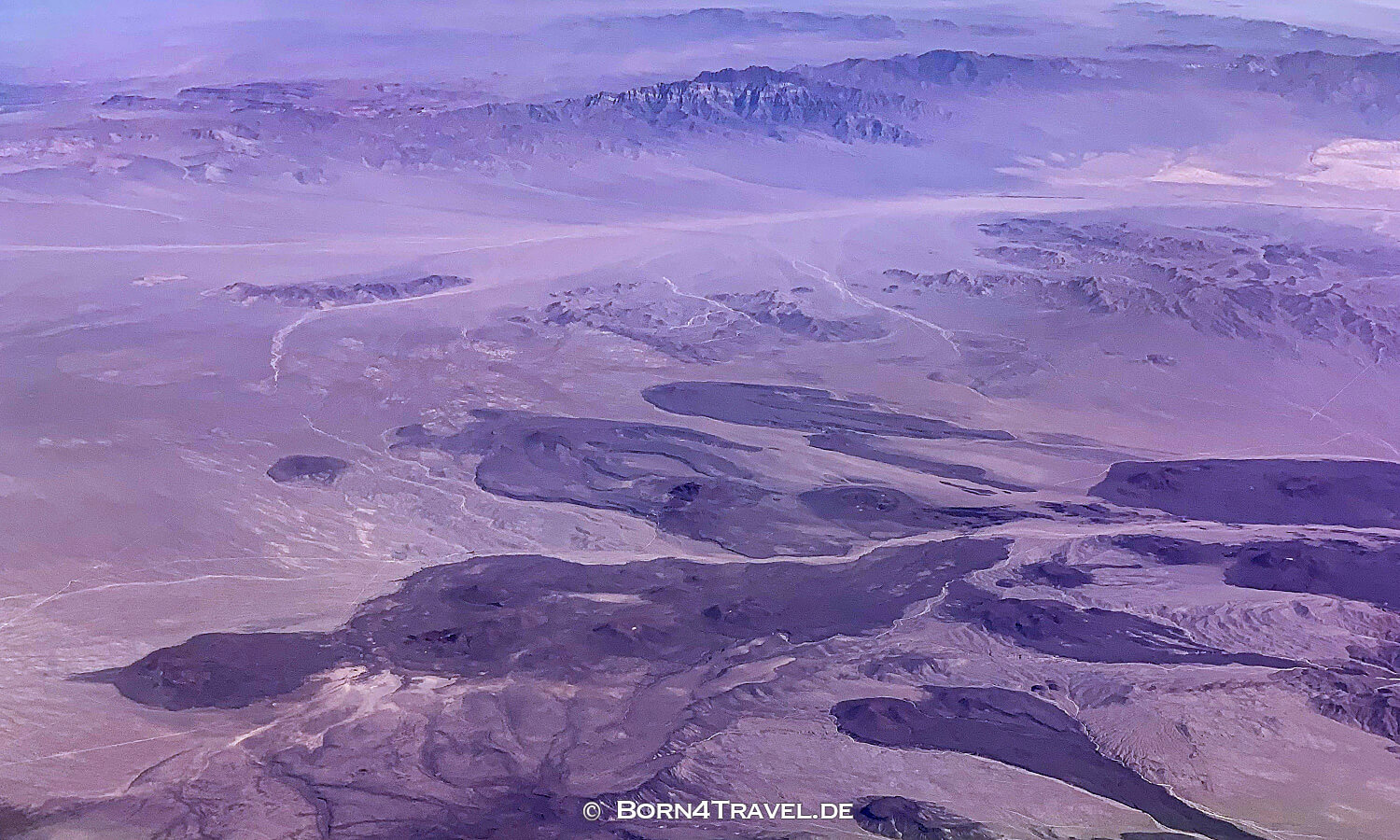 Mojave Desert Lava Tubes,B747 mit Lufthansa LAX-FRA,california,usa,born4travel.de