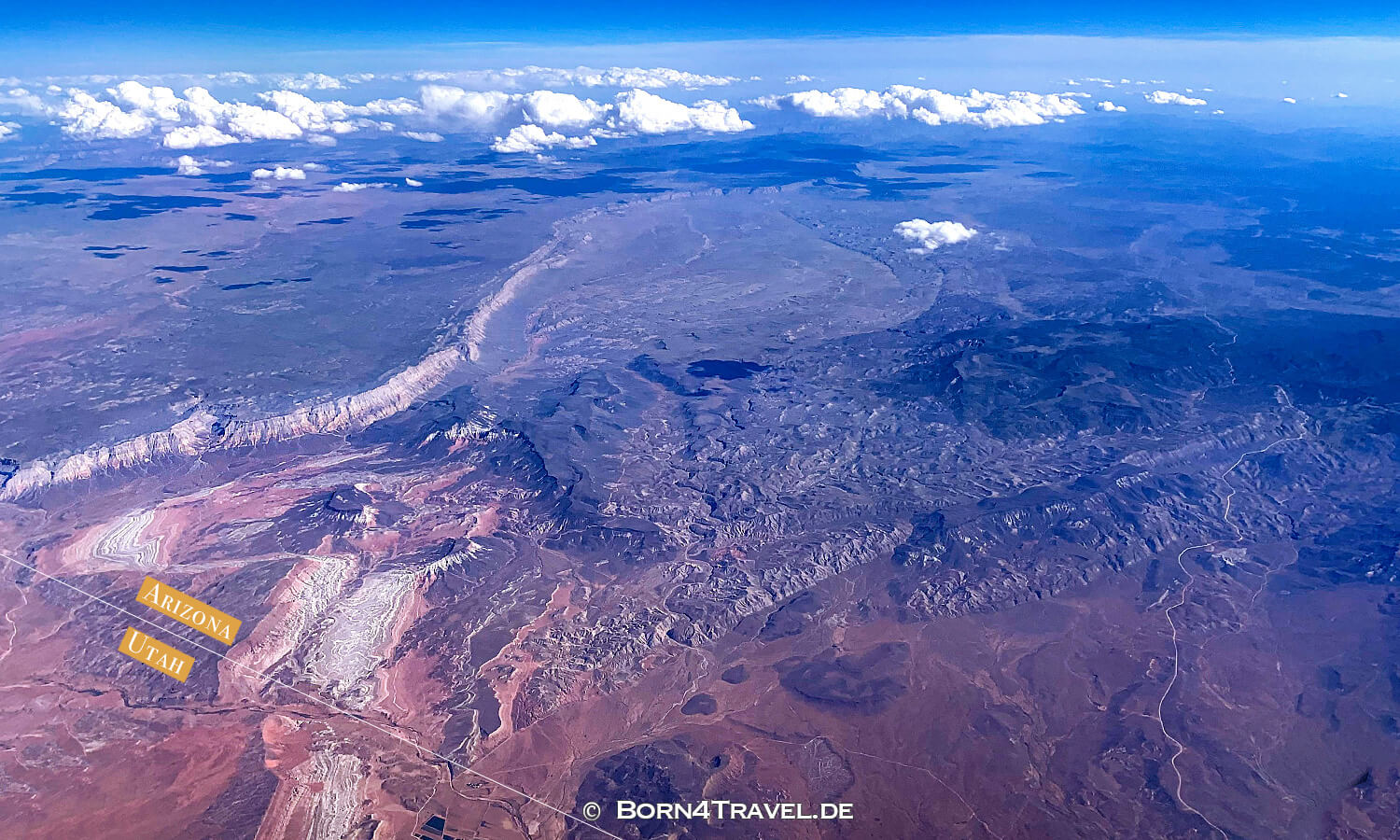 Gebiet südlich des Ortes St.George, südlich des I-15,B747 mit Lufthansa LAX-FRA,usa,born4travel.de