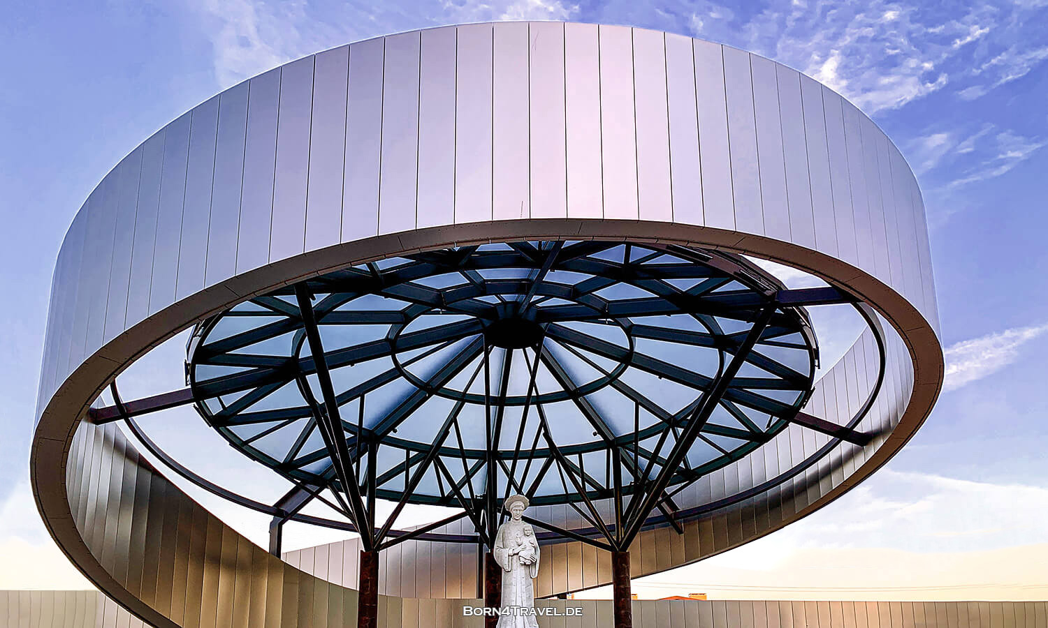 The Our Lady of La Vang Shrine,Garden Grove,Christ Cathedral,California,born4travel.de