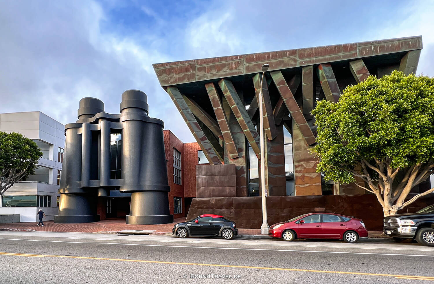 Binoculars Building,Los Angeles,Reisebericht 2022 Southern California,born4travel.de Binoculars Building,Los Angeles,Reisebericht 2022 Southern California,born4travel.de