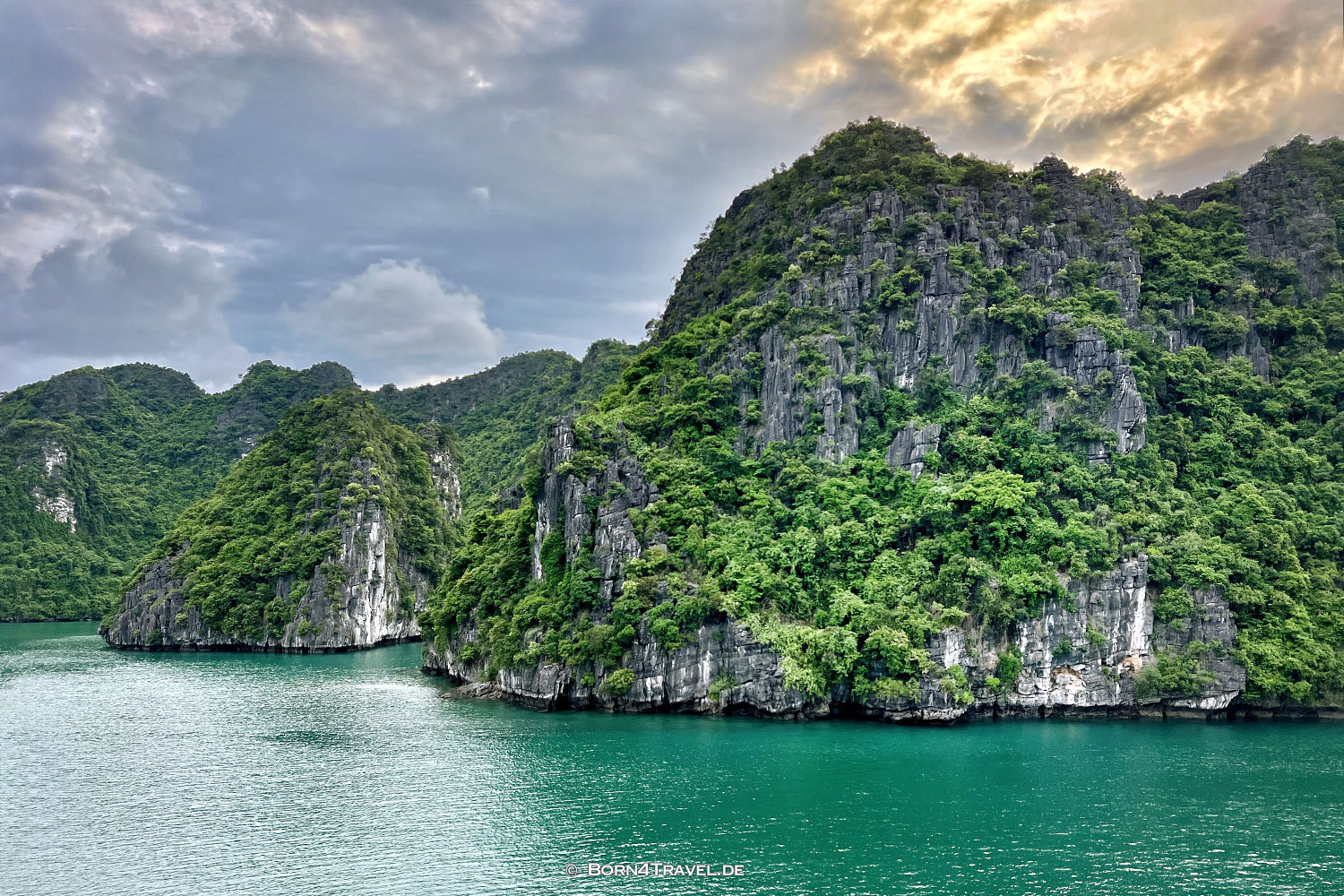 Elite of the Seas,Halong,Vietnam,born4travel.de